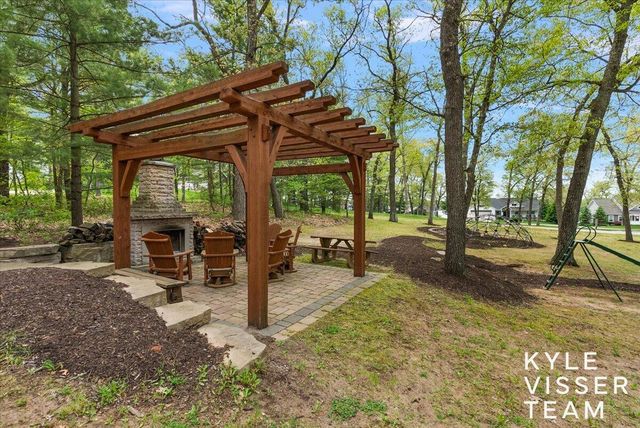 5109 E Manitou Way, Newaygo, MI 49337