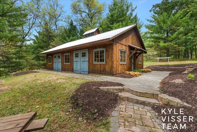 5109 E Manitou Way, Newaygo, MI 49337