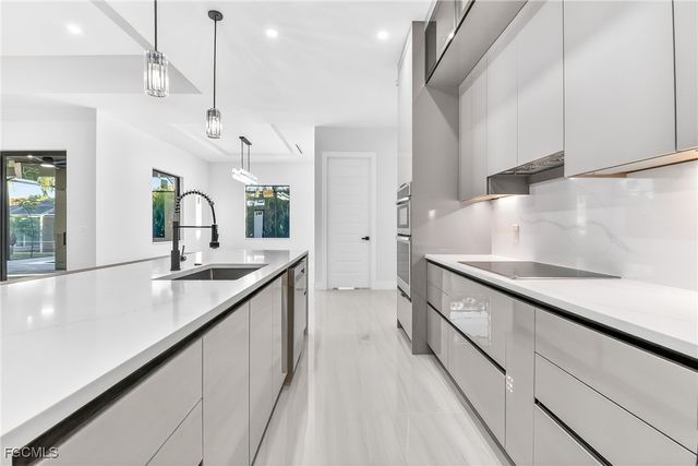 1824 SW 49th TER, Cape Coral, FL 33914