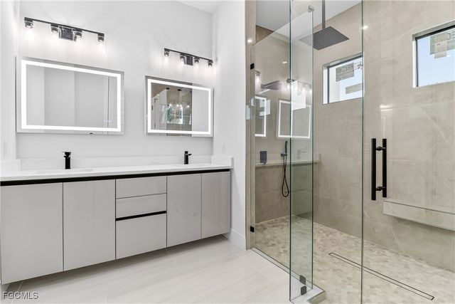 1824 SW 49th TER, Cape Coral, FL 33914