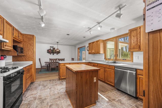 4080 S Wilshire DRIVE, New Berlin, WI 53151