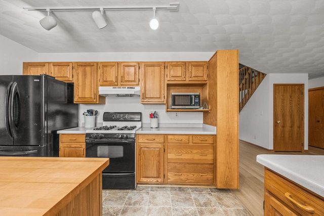 4080 S Wilshire DRIVE, New Berlin, WI 53151