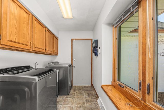 4080 S Wilshire DRIVE, New Berlin, WI 53151