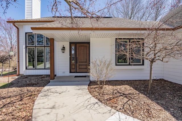 4080 S Wilshire DRIVE, New Berlin, WI 53151