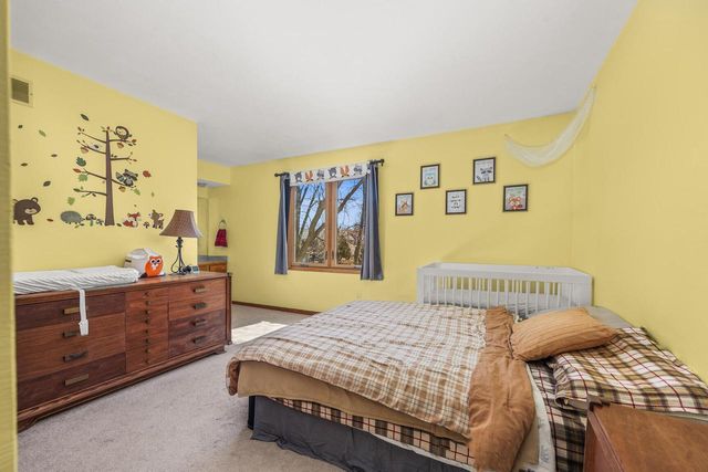 4080 S Wilshire DRIVE, New Berlin, WI 53151