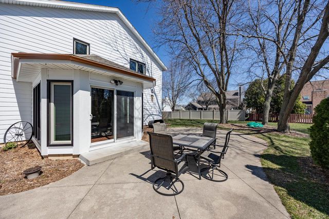 4080 S Wilshire DRIVE, New Berlin, WI 53151