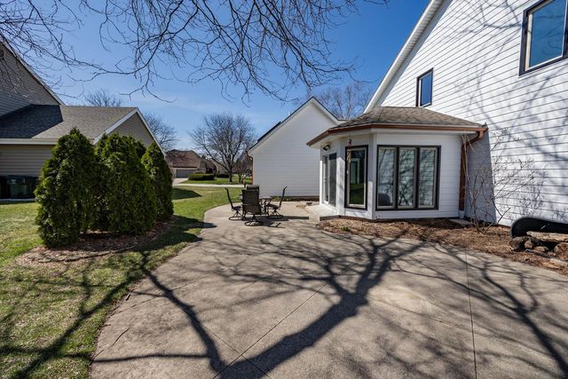 4080 S Wilshire DRIVE, New Berlin, WI 53151