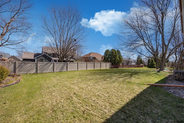 4080 S Wilshire DRIVE, New Berlin, WI 53151
