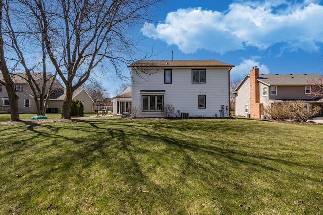 4080 S Wilshire DRIVE, New Berlin, WI 53151