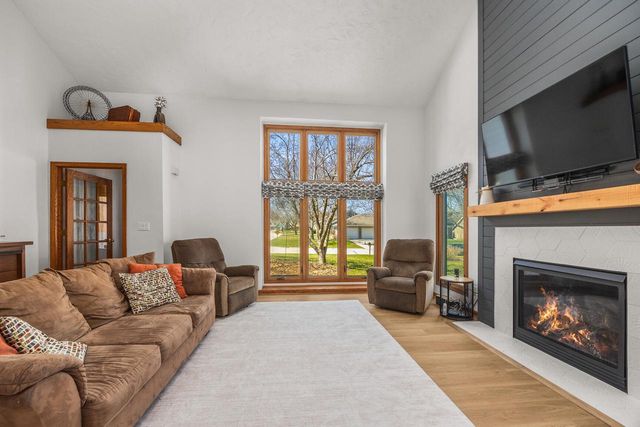 4080 S Wilshire DRIVE, New Berlin, WI 53151