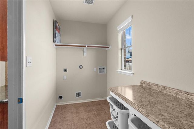 8611 Rocky River Street, Cove, TX 77523