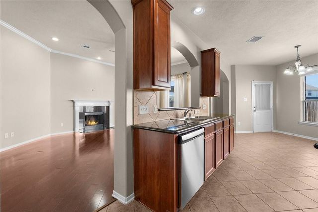 8611 Rocky River Street, Cove, TX 77523