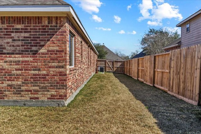 8611 Rocky River Street, Cove, TX 77523