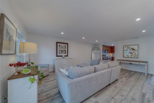 2700 BAYSHORE BOULEVARD 588, Dunedin, FL 34698