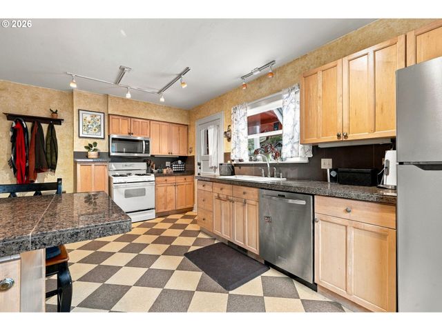 1318 Se PALM St, Portland, OR 97214
