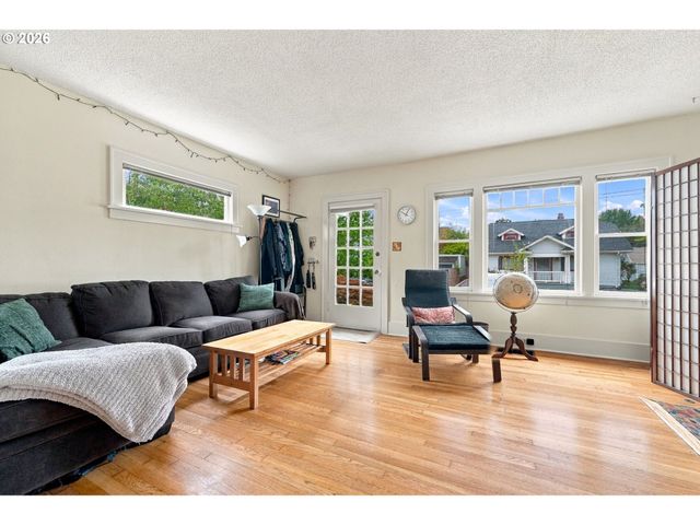1318 Se PALM St, Portland, OR 97214