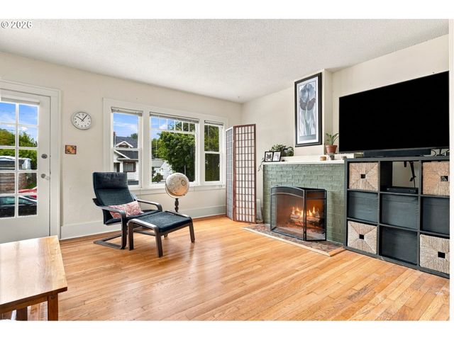 1318 Se PALM St, Portland, OR 97214