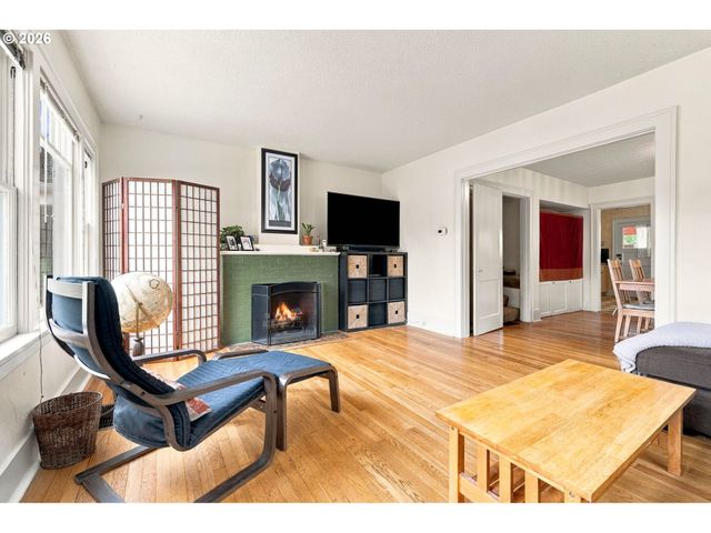 1318 Se PALM St, Portland, OR 97214
