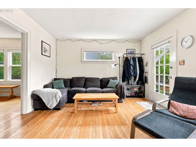 1318 Se PALM St, Portland, OR 97214