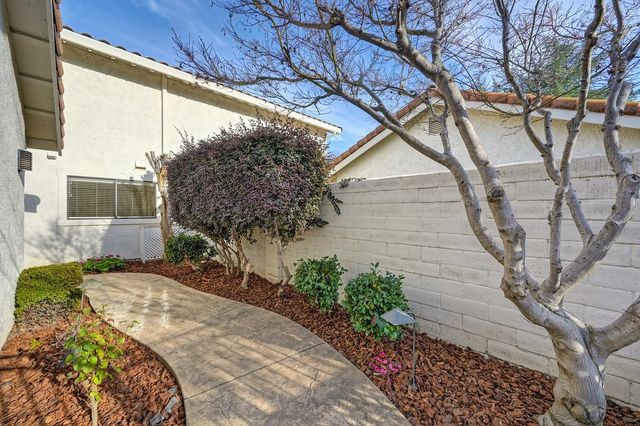 14846 Lago Dr, Rancho Murieta, CA 95683