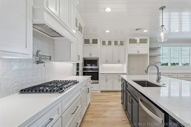 84 E 165th Place S, Glenpool, OK 74033