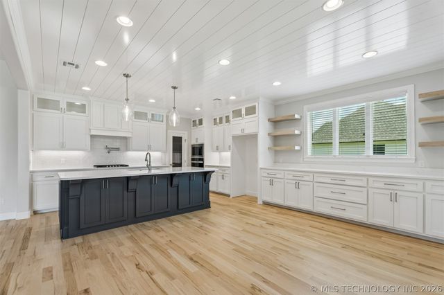 84 E 165th Place S, Glenpool, OK 74033