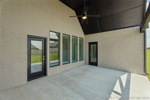 84 E 165th Place S, Glenpool, OK 74033