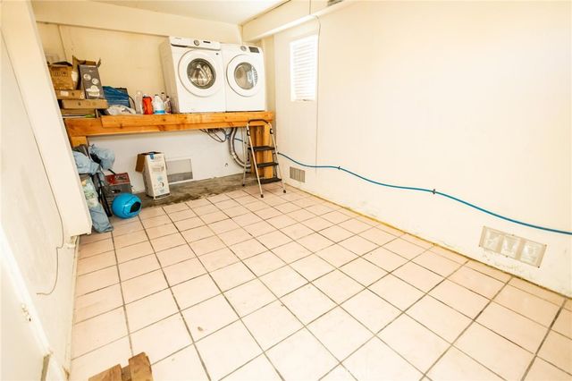 1825 W Balboa, Newport Beach, CA 92663