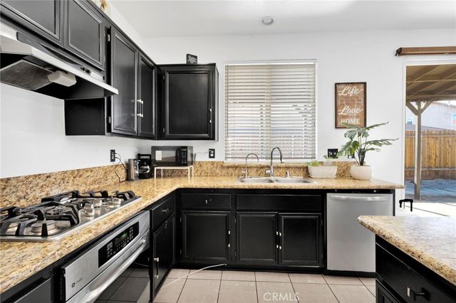 13329 Sunny Ridge, Hesperia, CA 92344