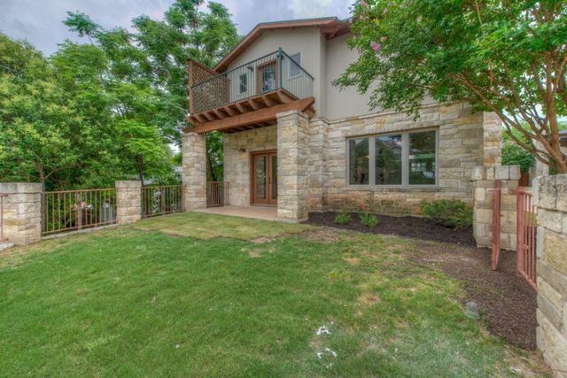 605 Peacock LN C, Austin, TX 78704