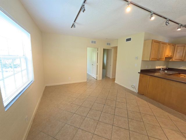 2660 NE 8th Avenue Unit 219, Wilton Manors, FL 33334