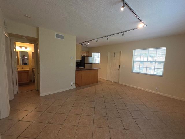 2660 NE 8th Avenue Unit 219, Wilton Manors, FL 33334