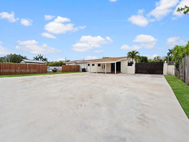 16321 SW 96th Avenue 0, Miami, FL 33157