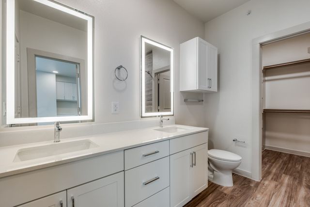 624 N Lancaster Avenue 301, Dallas, TX 75203