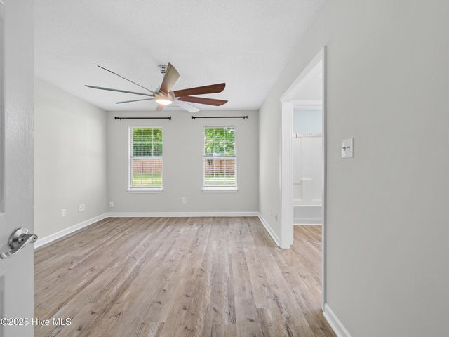 2675 Idlebrook Circle, Midway Park, NC 28544