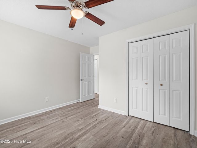 2675 Idlebrook Circle, Midway Park, NC 28544