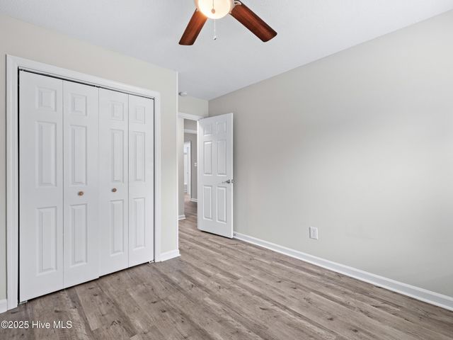 2675 Idlebrook Circle, Midway Park, NC 28544