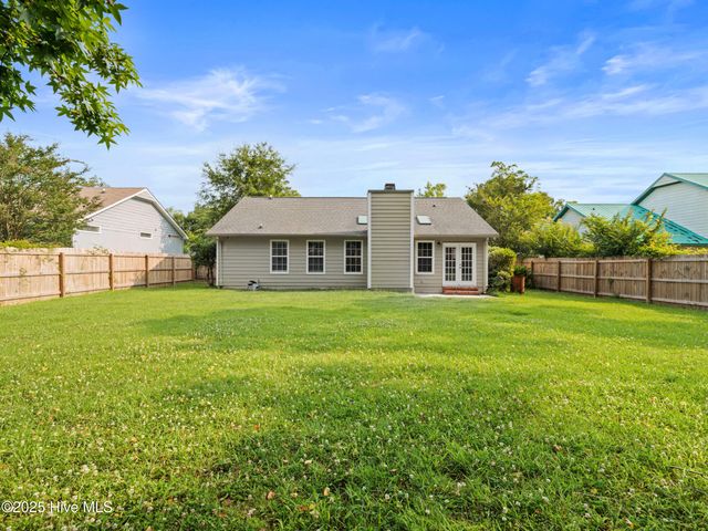 2675 Idlebrook Circle, Midway Park, NC 28544