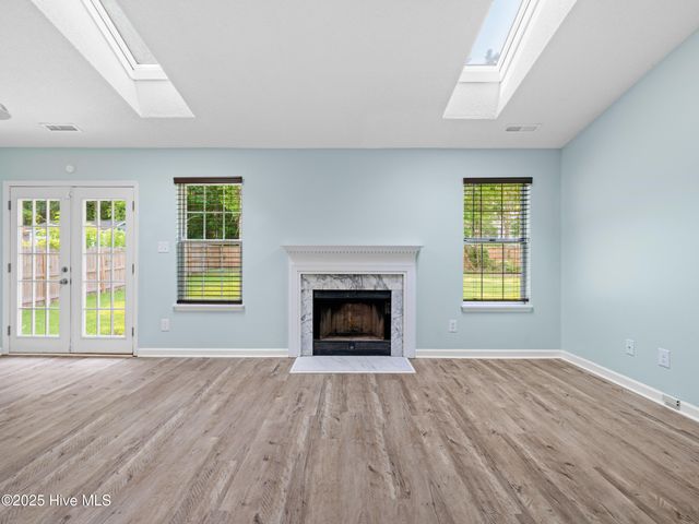 2675 Idlebrook Circle, Midway Park, NC 28544