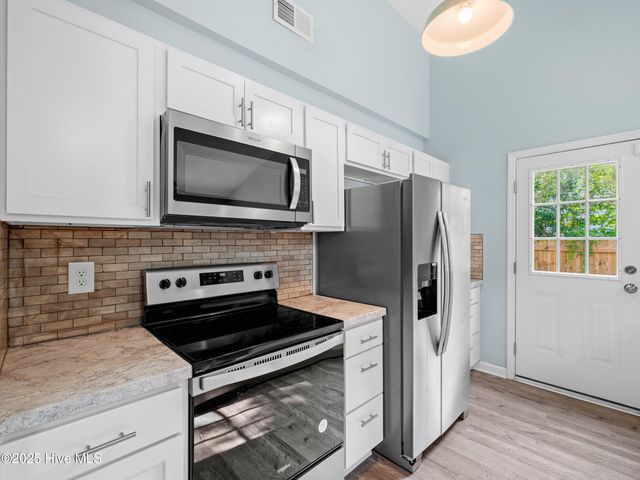2675 Idlebrook Circle, Midway Park, NC 28544