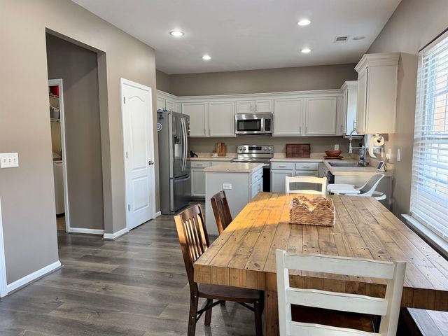 705 Shadow Dance Ln, Boiling Springs, SC 29316