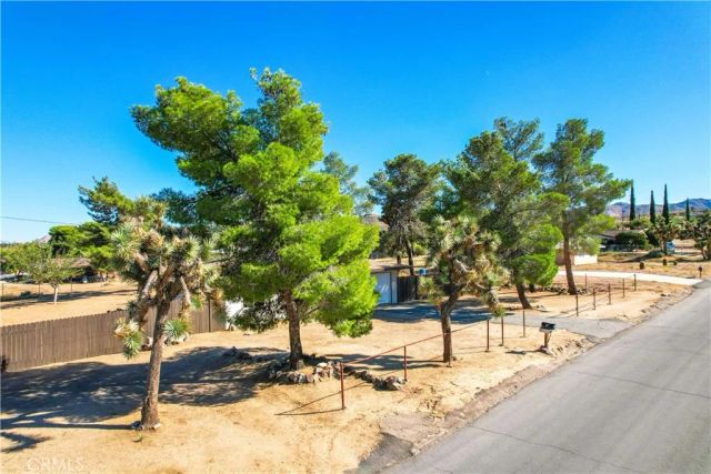 7453 Condalia Avenue, Yucca Valley, CA 92284