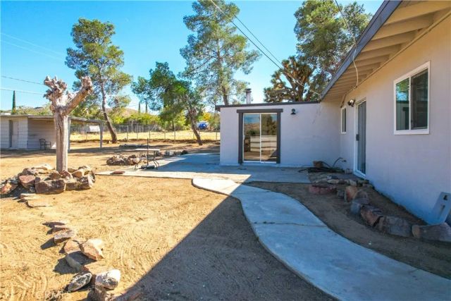 7453 Condalia Avenue, Yucca Valley, CA 92284