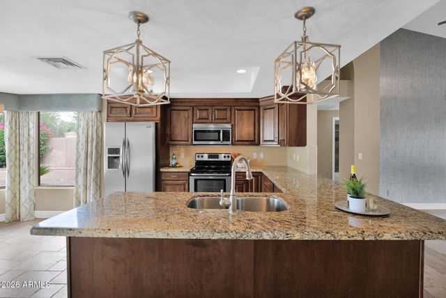 10570 E SAN SALVADOR Drive, Scottsdale, AZ 85258