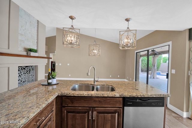 10570 E SAN SALVADOR Drive, Scottsdale, AZ 85258