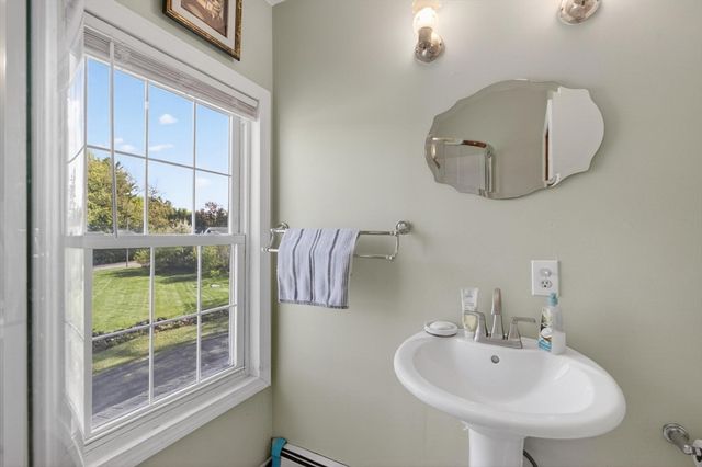 377 Union St, Leominster, MA 01453