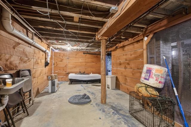 377 Union St, Leominster, MA 01453