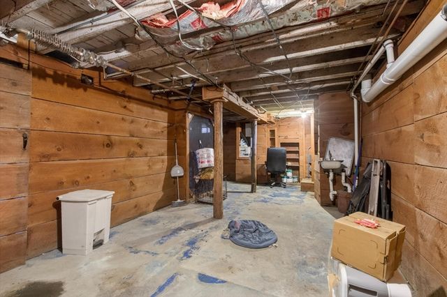 377 Union St, Leominster, MA 01453
