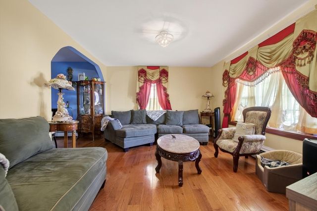 377 Union St, Leominster, MA 01453