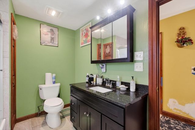 377 Union St, Leominster, MA 01453